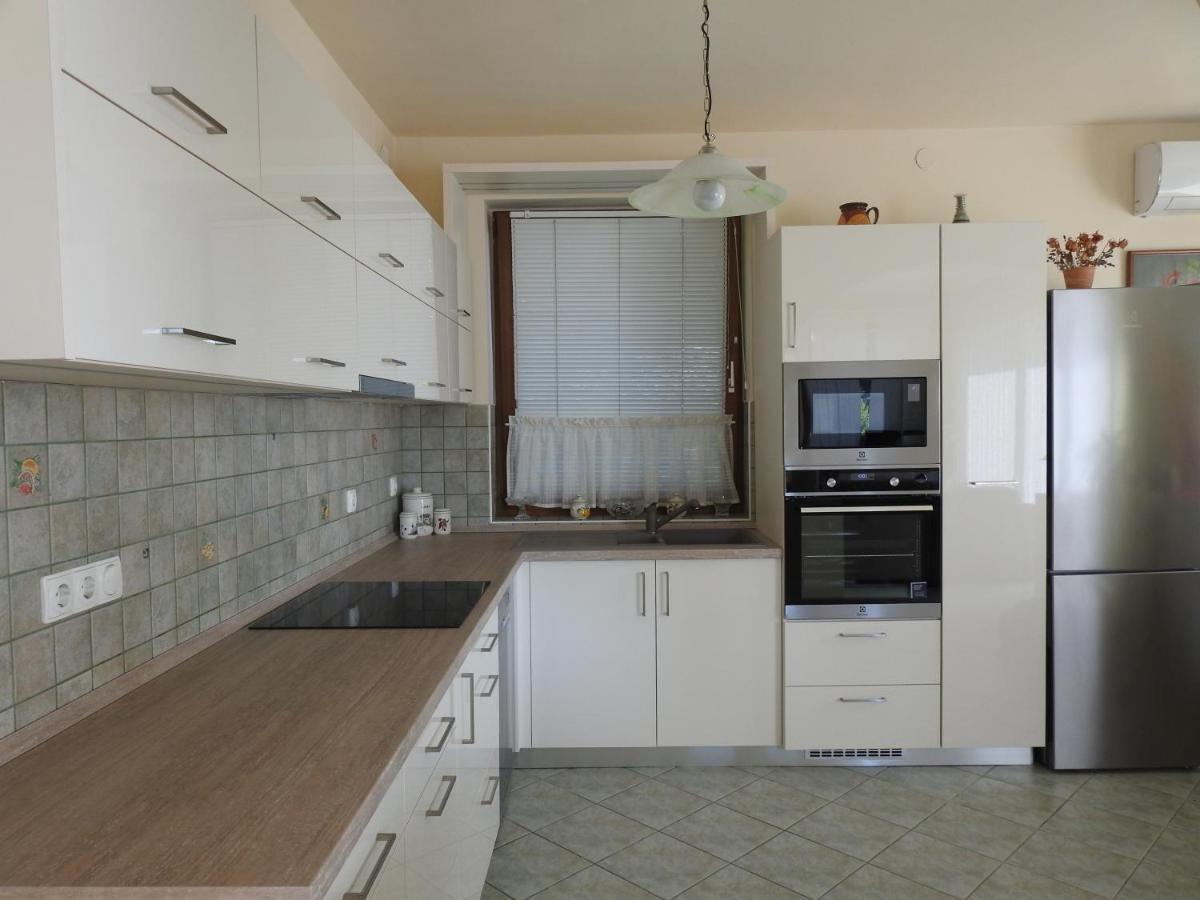 Petra Apartmanhaz バダチョニトマイ エクステリア 写真