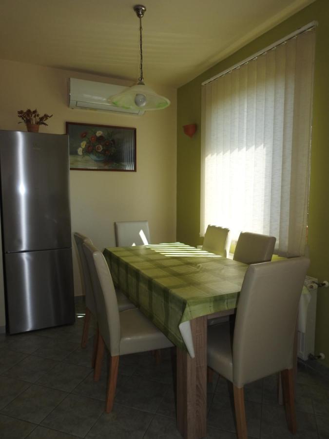 Petra Apartmanhaz バダチョニトマイ エクステリア 写真