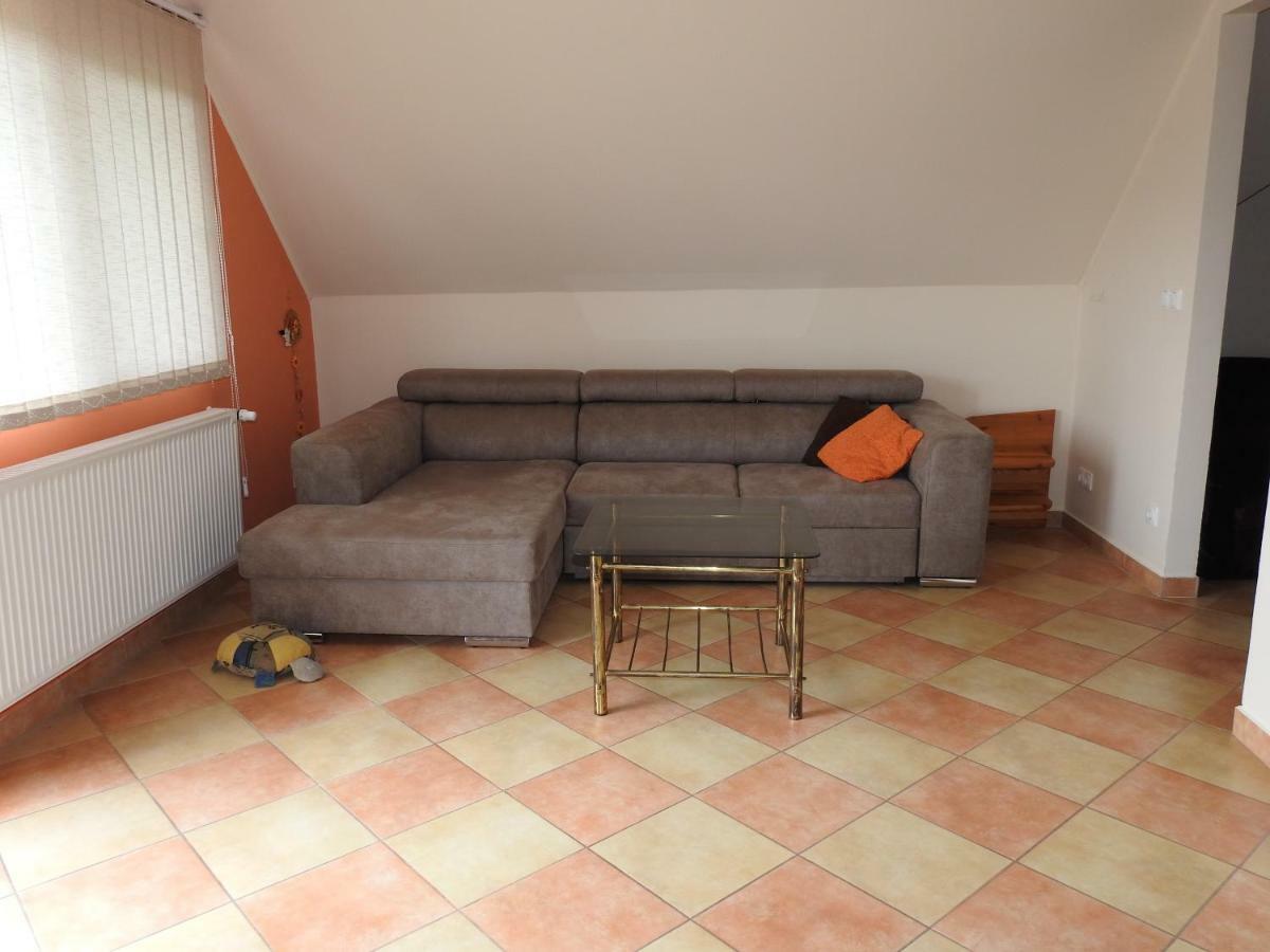 Petra Apartmanhaz バダチョニトマイ エクステリア 写真