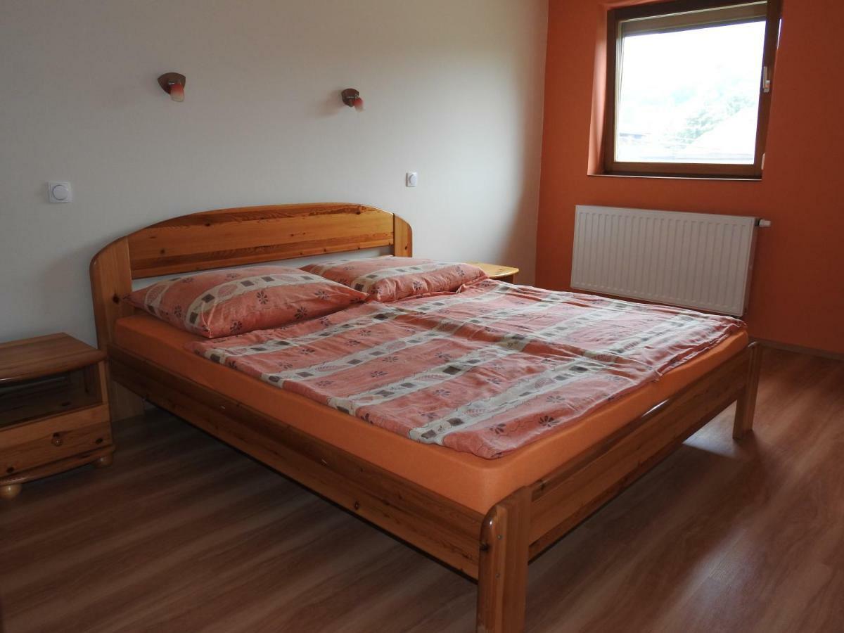 Petra Apartmanhaz バダチョニトマイ エクステリア 写真