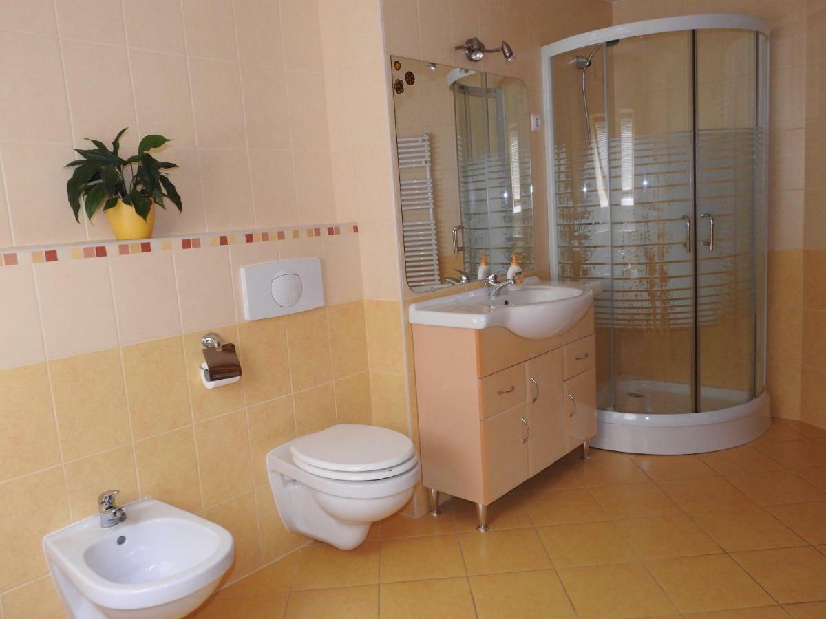 Petra Apartmanhaz バダチョニトマイ エクステリア 写真